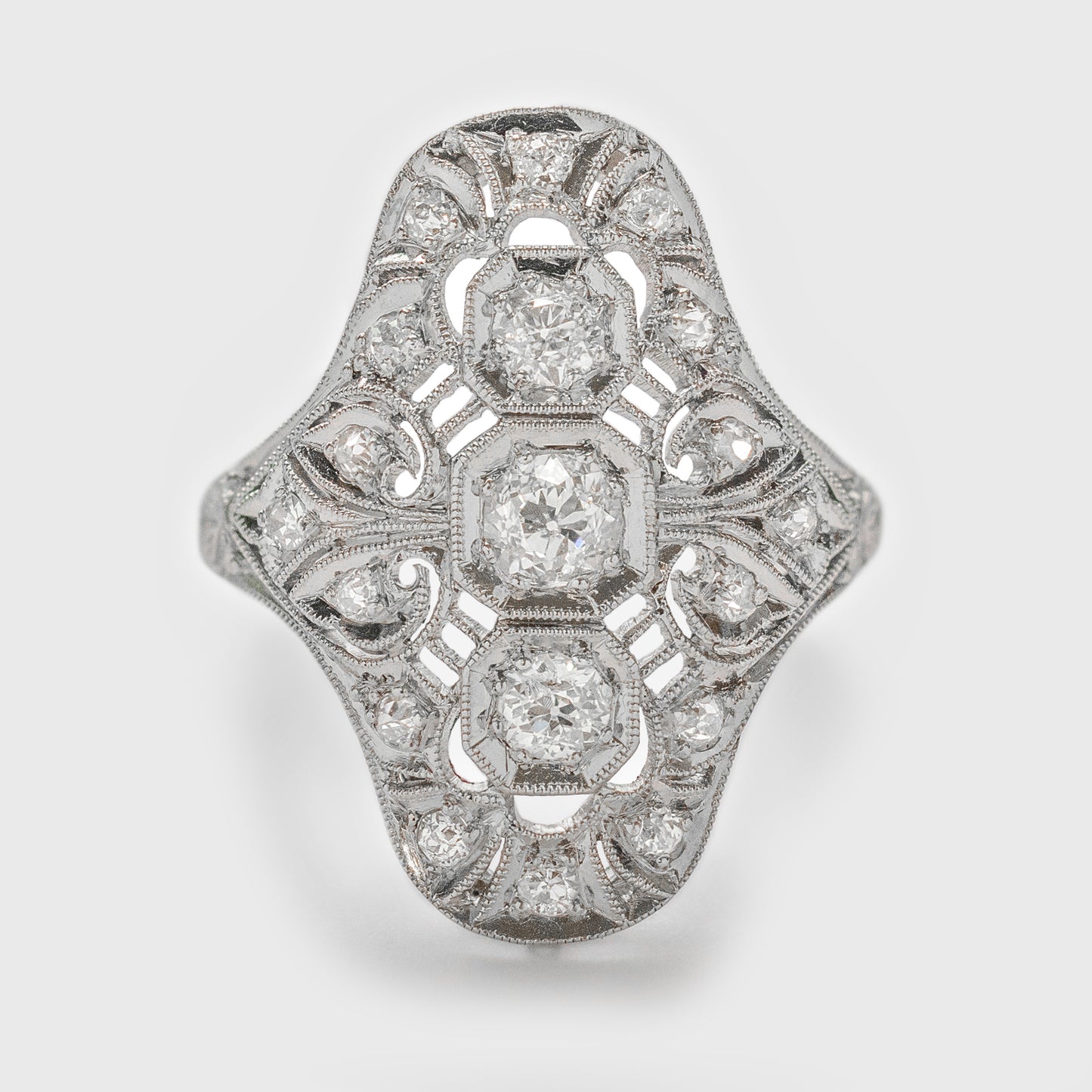 Art Deco Diamond Ring in Platinum