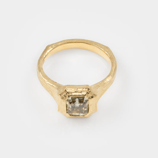 Gold ring with salt and pepper diamond from above