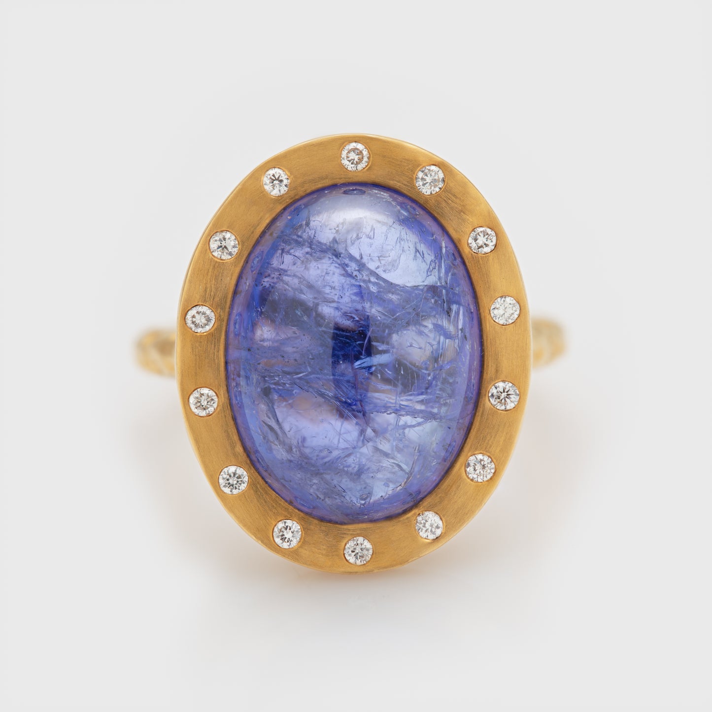 Tanzanite & Gold Ring