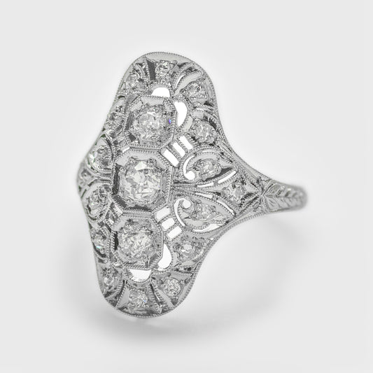 Art Deco Diamond Ring in Platinum