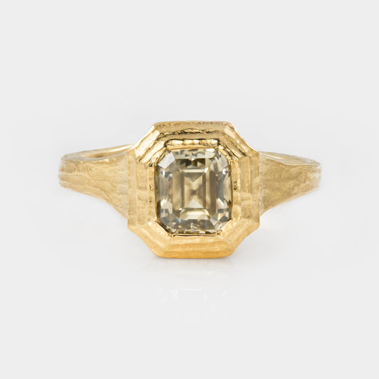 Gold ring with salt and pepper diamond