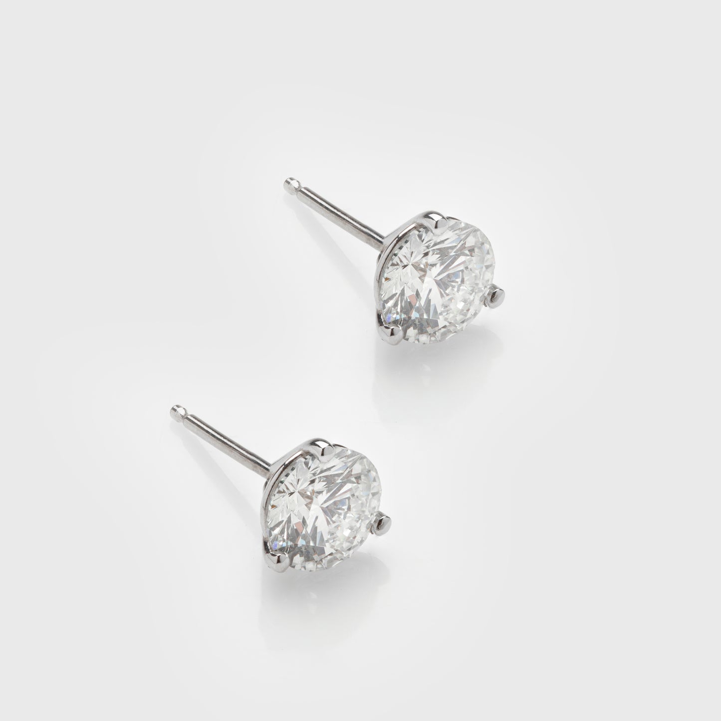 3-Prong Diamond Studs