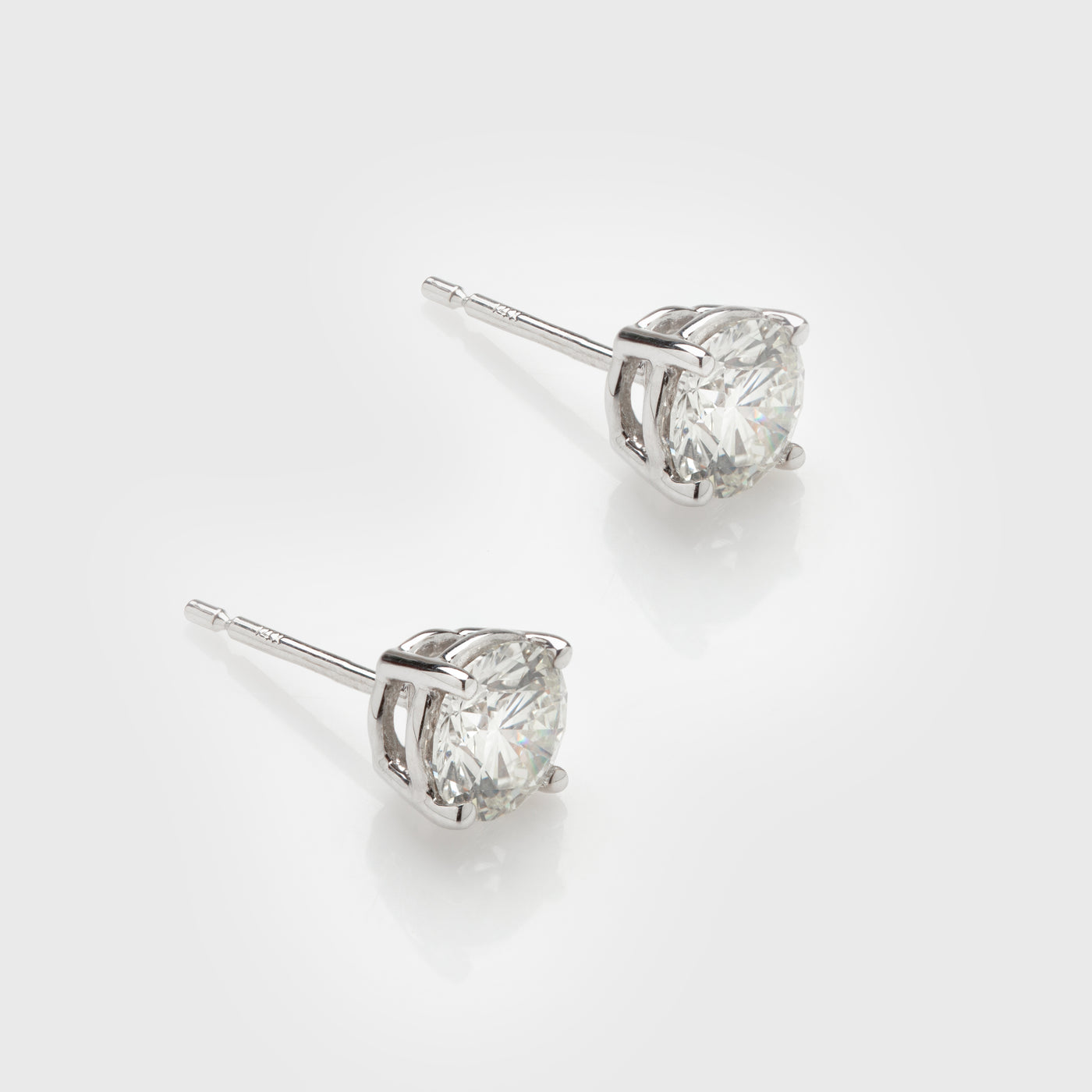 4-Prong Diamond Studs