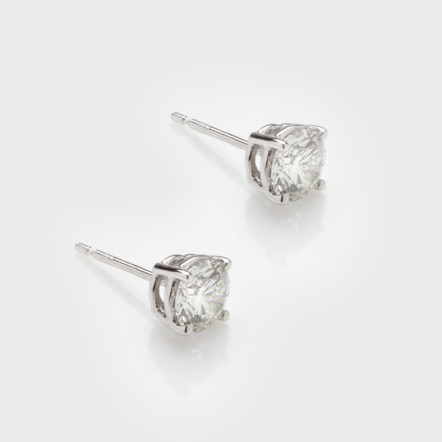 4-Prong Diamond Studs