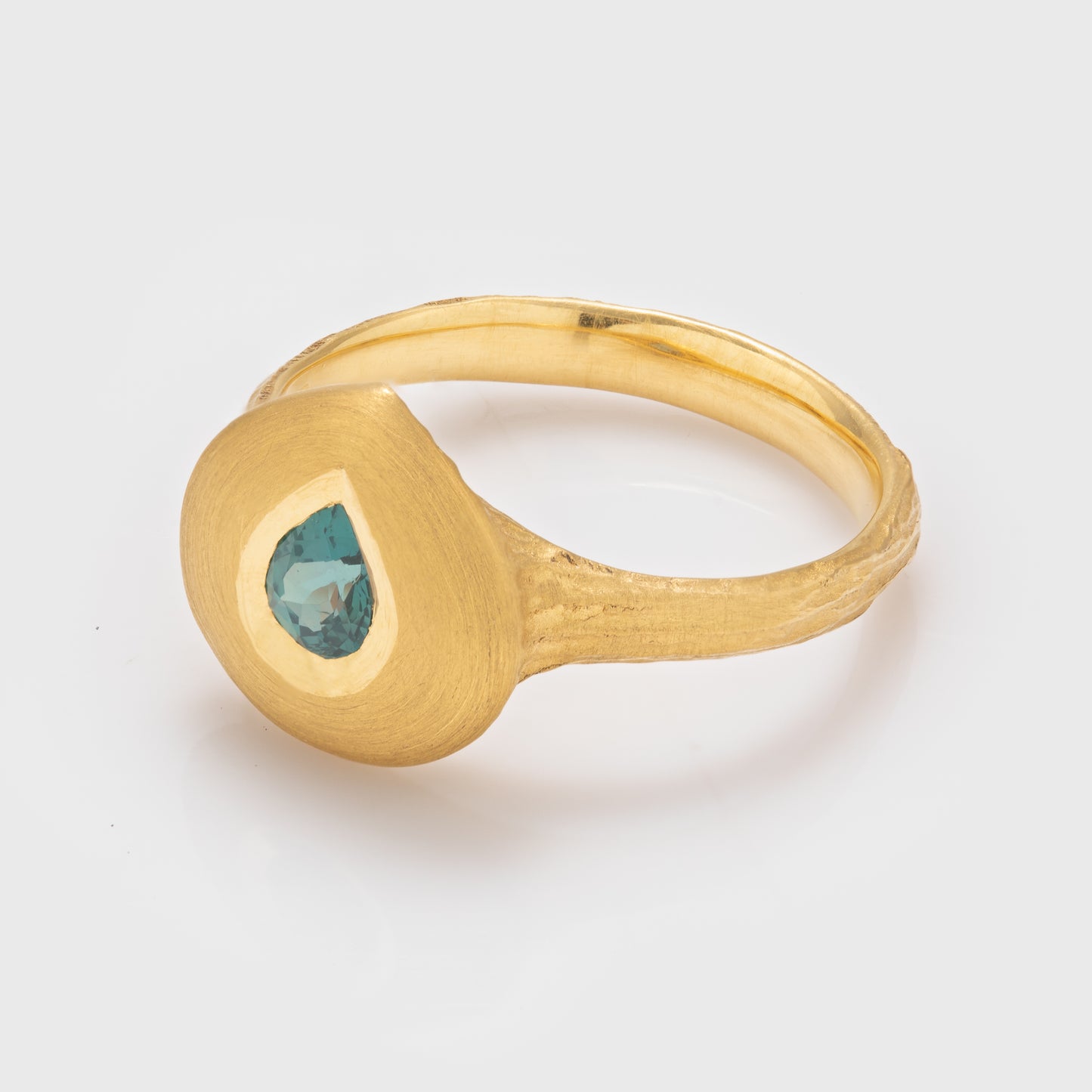 22k Gold Alexandrite Ring
