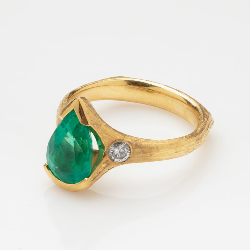 Pear Emerald Ring