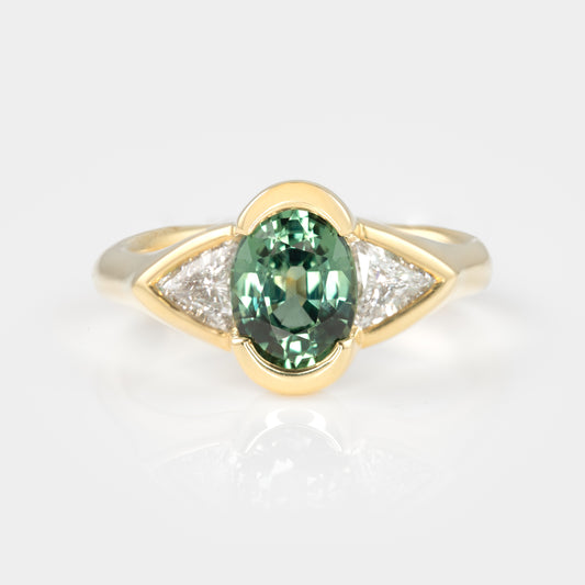 Oval green Sapphire Ring