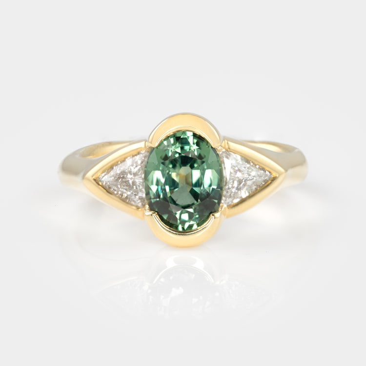 Oval green Sapphire Ring
