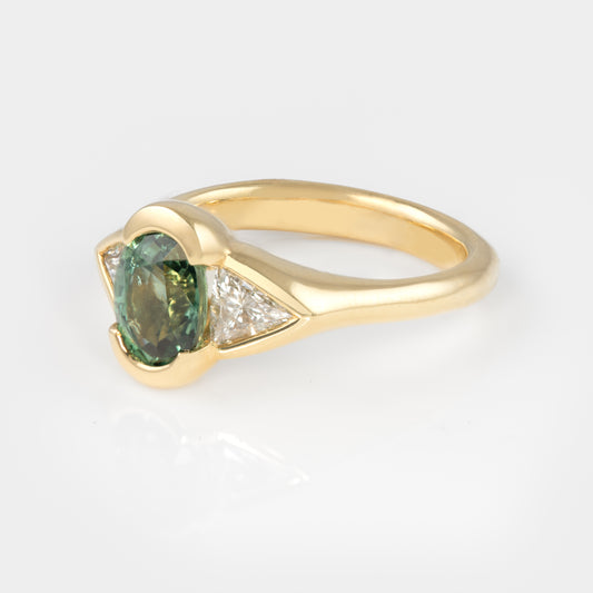 Oval green Sapphire Ring