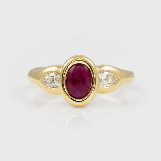 Gold ring with ruby and diamonds