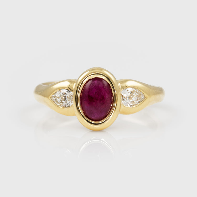 Gold ring with ruby and diamonds