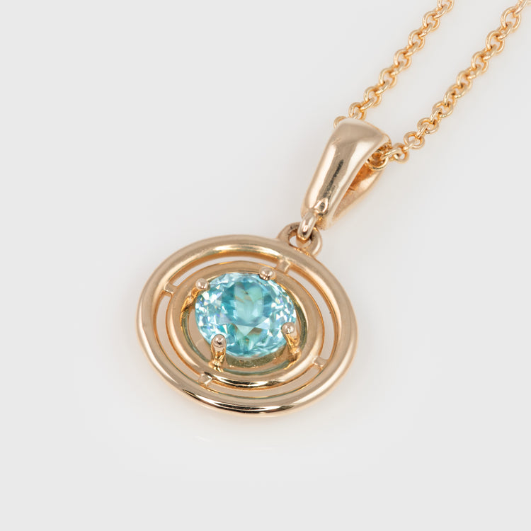 Blue Zircocen Neckla