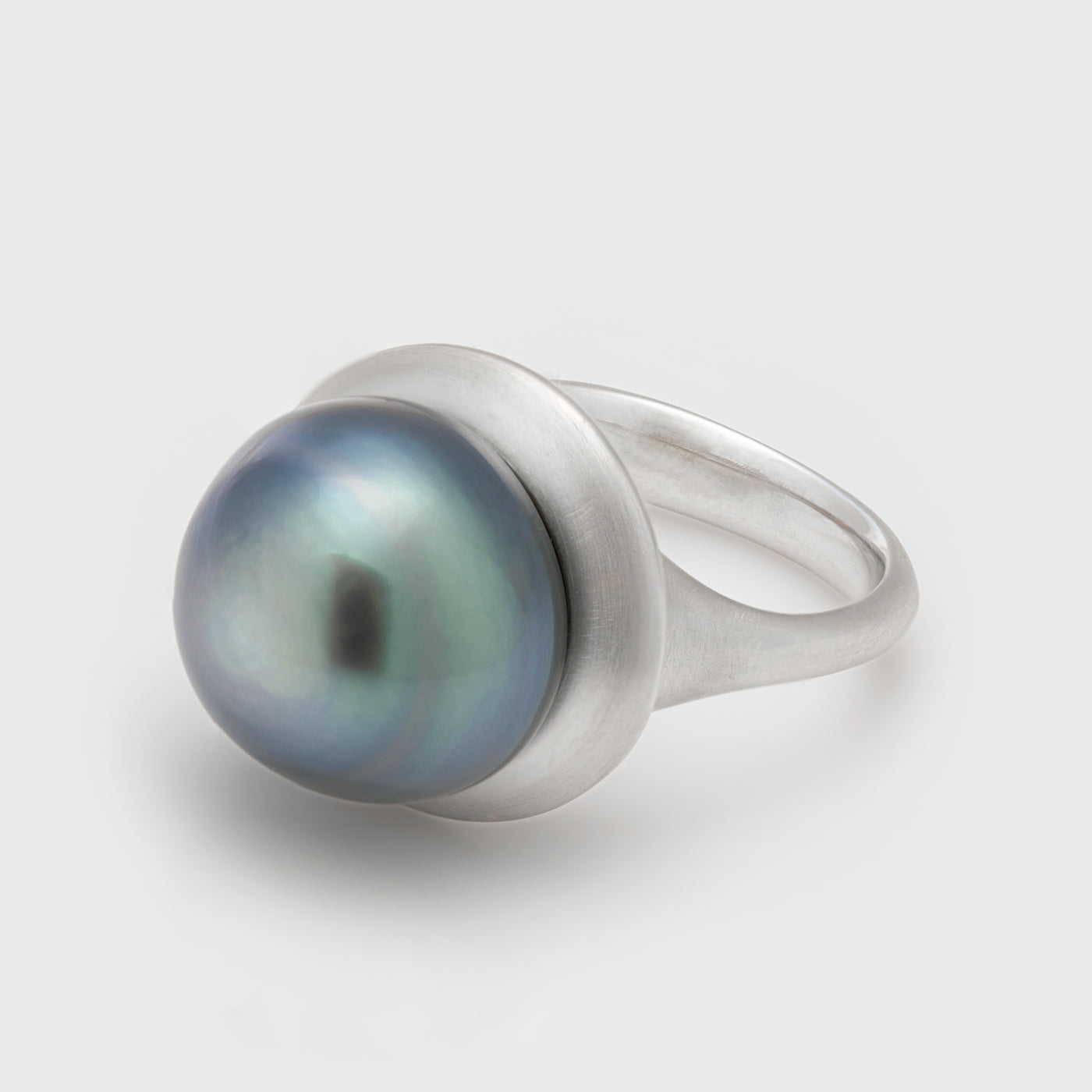 Platinum Black Pearl Ring