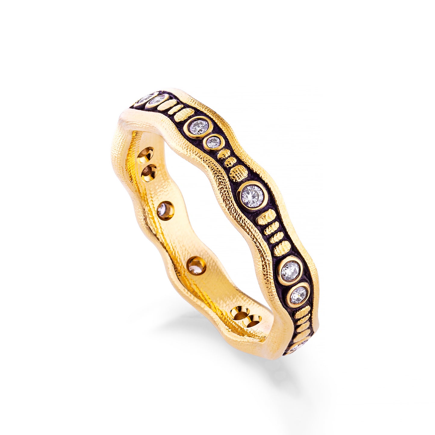 18K Sparkling Stream Diamond Band
