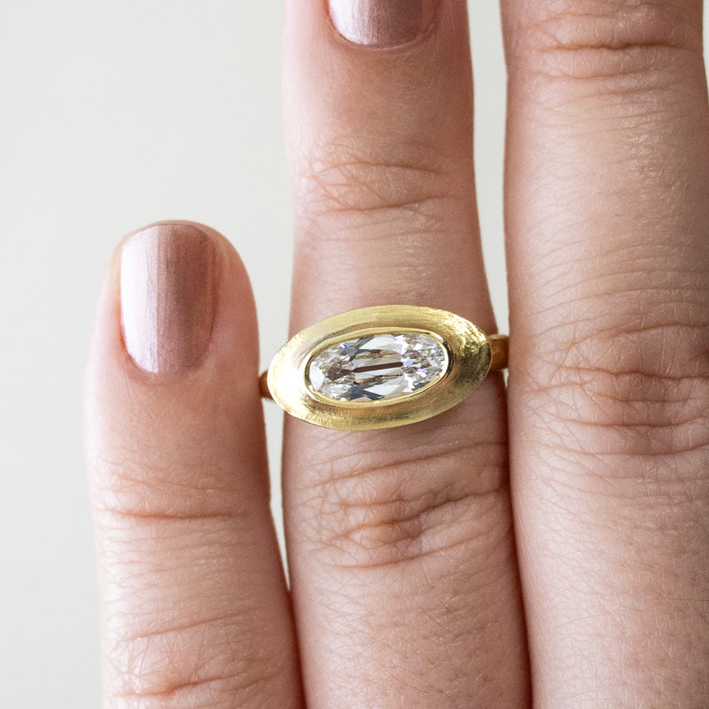 Diamond Ring in 18k Yellow Gold